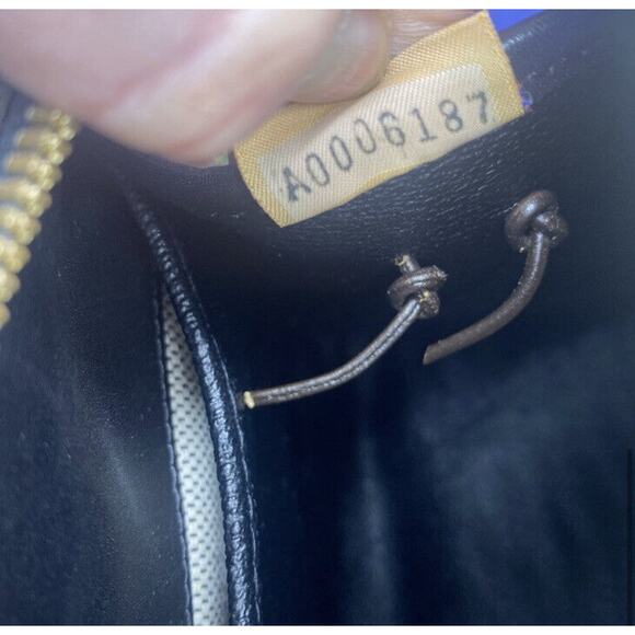 Dooney & Bourke Rare Vintage Cabrio Leather Bucket Bag Navy Blue Yellow‎ HTF - Picture 6 of 12